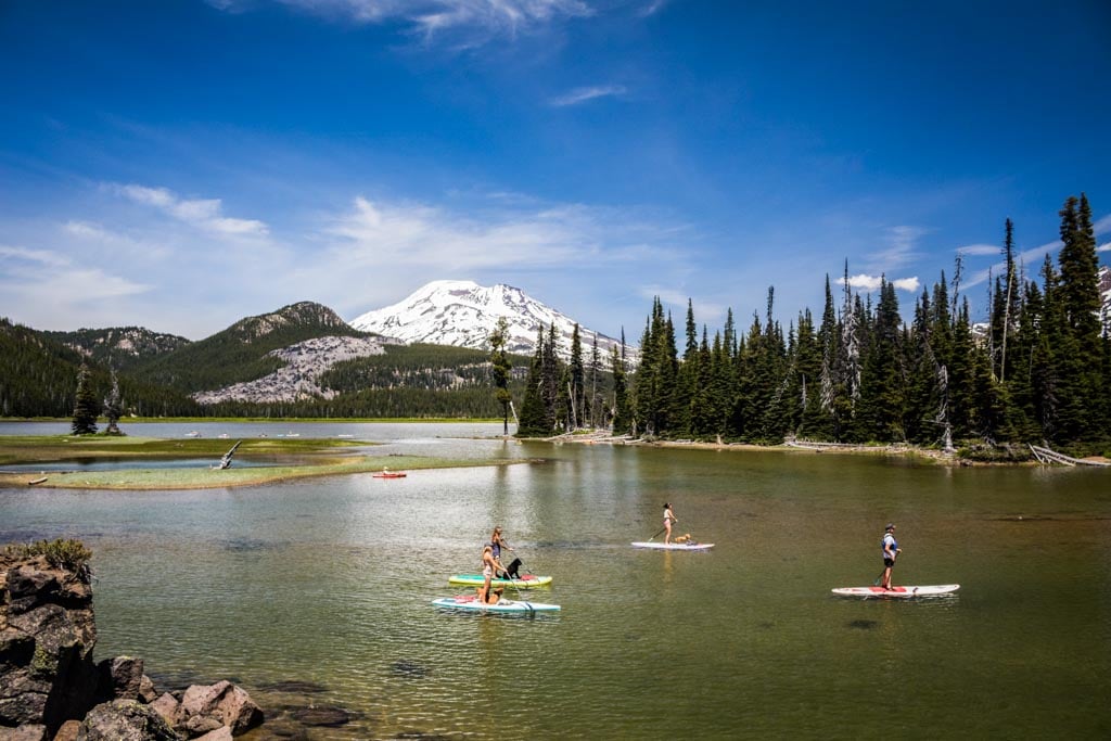 Stand-up Paddle Boarders on Sparks Lake, Cascade Lakes Scenic Byway, Deschutes National Forest, Oregon