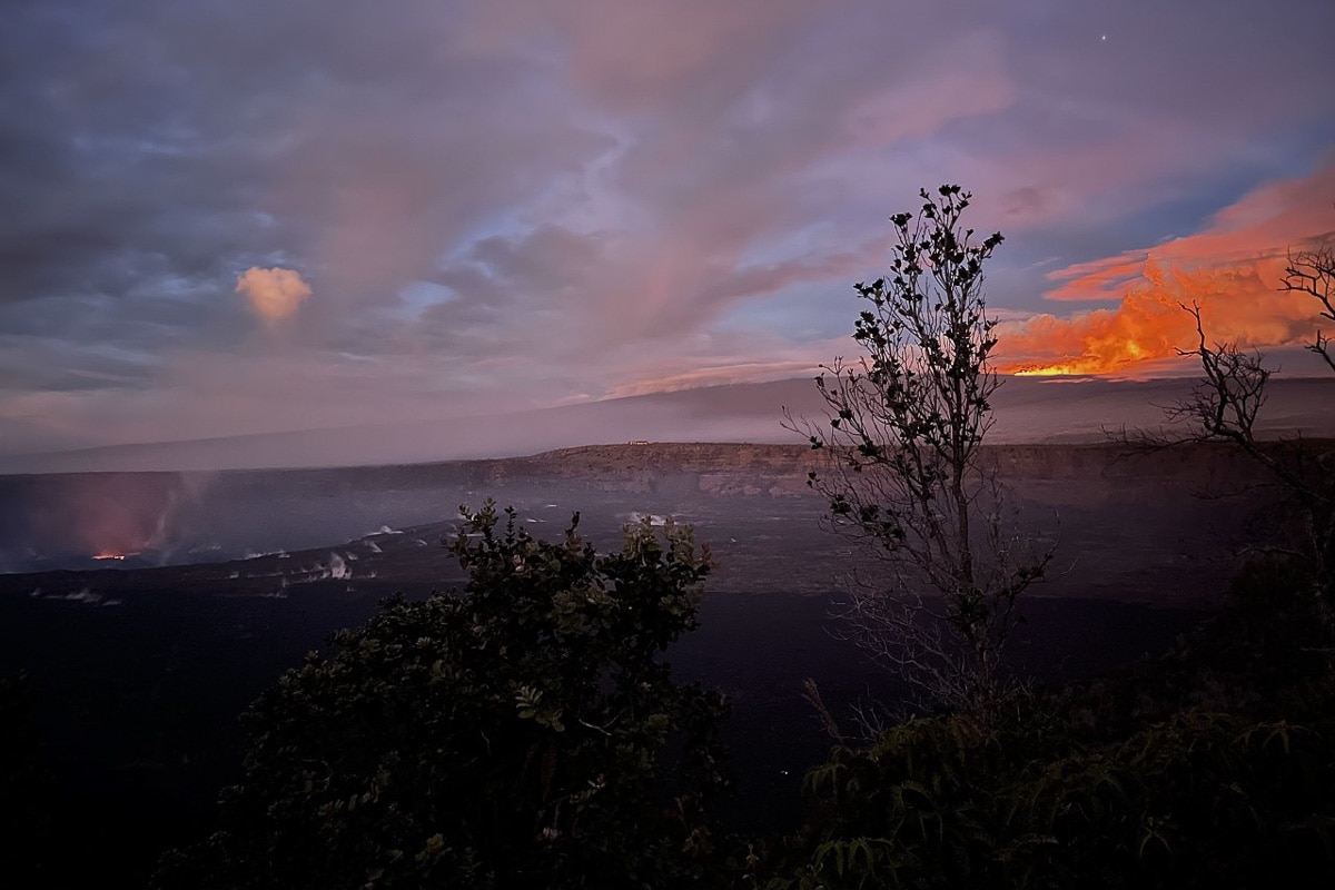Kilauea and Mauna Loa eruption in Hawai'i Volcanoes National Park - Image credit NPS Photo J.Ibasan
