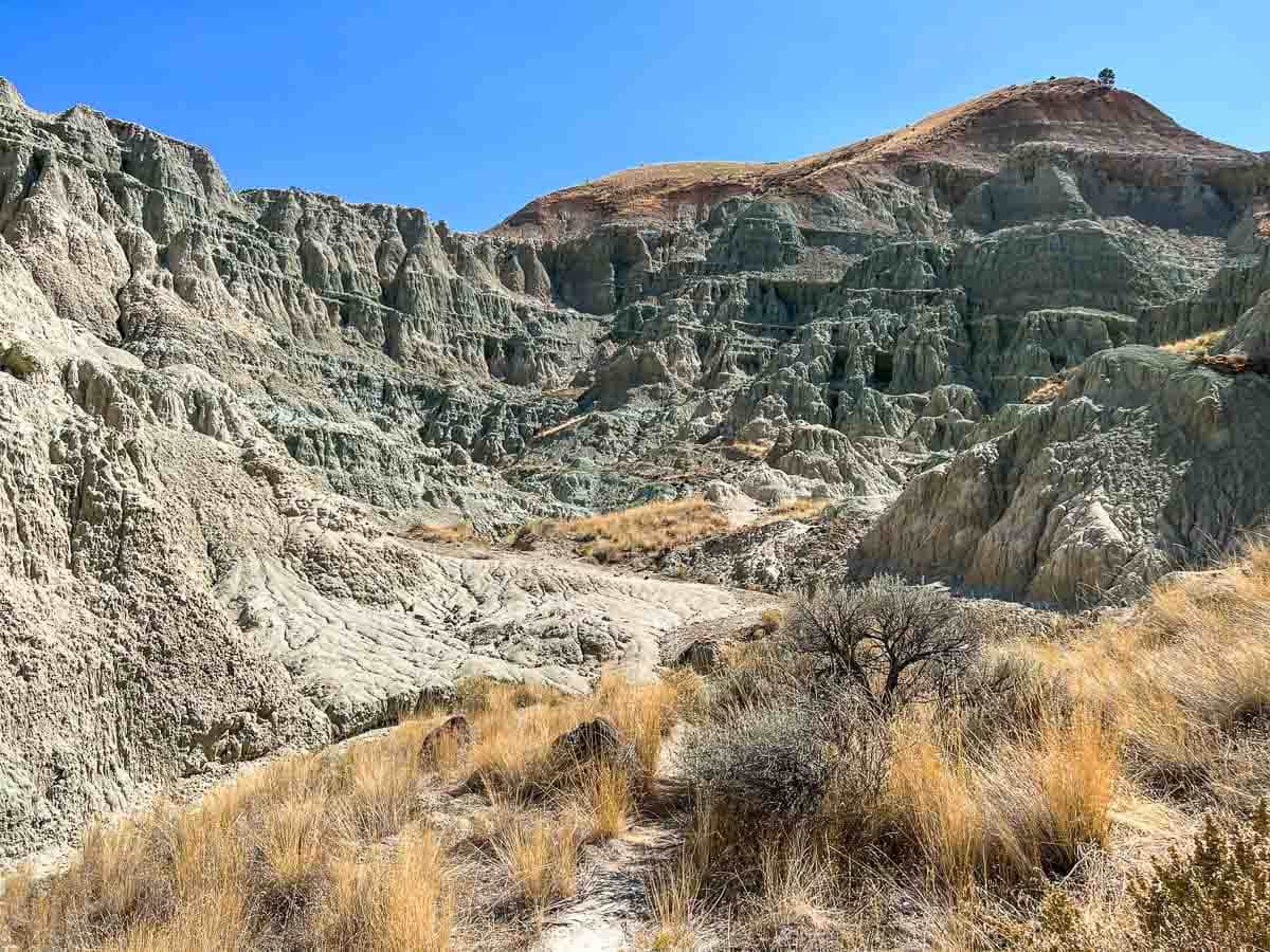 Island in Time Trail and Blue Basin at Sheep Rock Unit in John Day Fossil Beds National Monument
